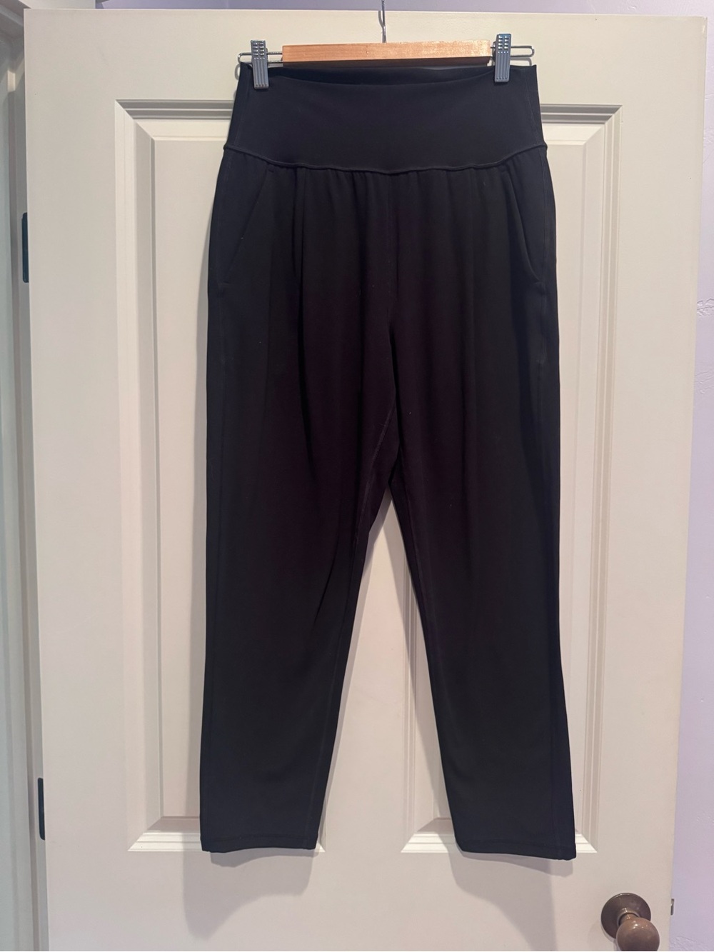Athleta Elation pant, Size Small, black, EUC